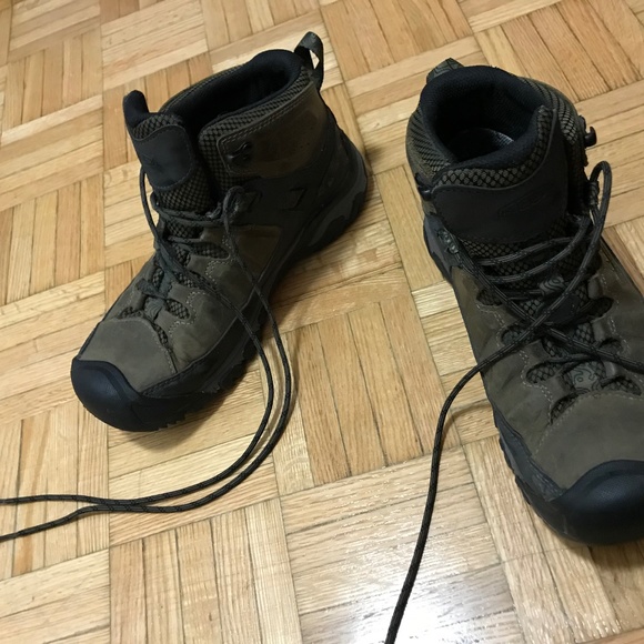 Keen size 8 Hiking Boots - Picture 2 of 2